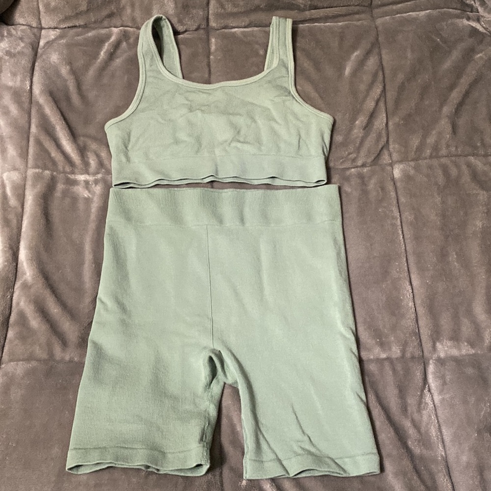 Fabletics Cloud Seamless High-Waisted Short Set